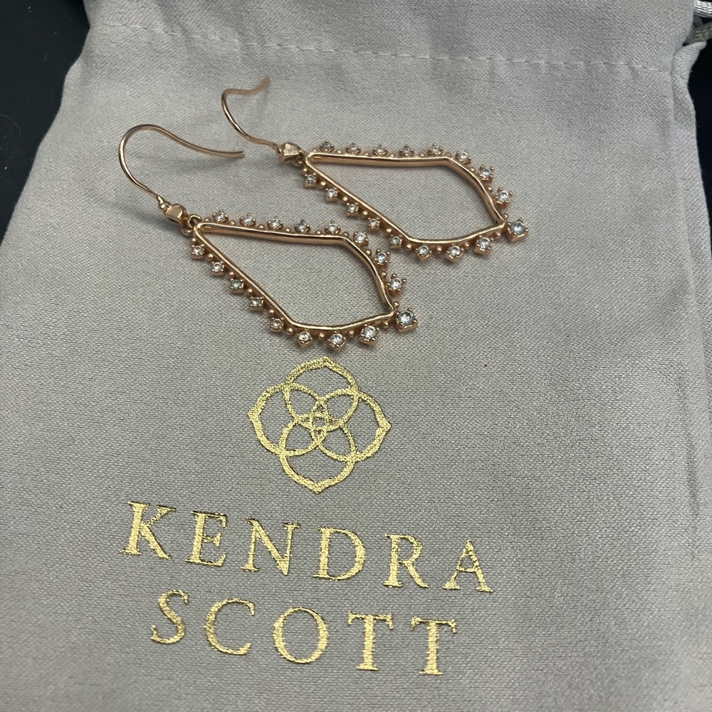 Kendra Scott rose gold earrings